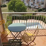Les Terrasses De La Baronnie Climatisé Avec 1 Et Piscine Ouverte De Fin Mai à Mi Septembre Parking Securisé Avec Accroches Vélo Disponible Sans Supplement Le Grau-du-Roi