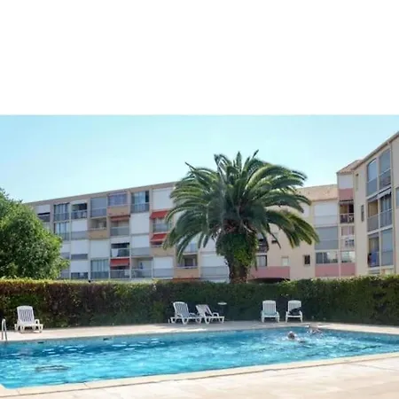Les Terrasses De La Baronnie Climatise Avec 1 Et Piscine Ouverte Du 23 Mai Au 27 Septembre Parking Securise Disponible Sans Supplement *