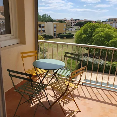 Les Terrasses De La Baronnie Climatisé Avec 1 Et Piscine Ouverte De Fin Mai à Mi Septembre Parking Securisé Avec Accroches Vélo Disponible Sans Supplement