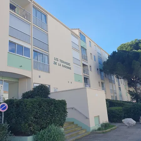 Les Terrasses De La Baronnie Climatise Avec 1 Et Piscine Ouverte Du 23 Mai Au 27 Septembre Parking Securise Disponible Sans Supplement Le Grau-du-Roi
