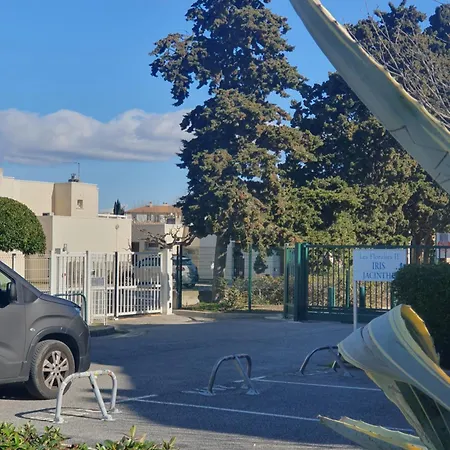 Les Terrasses De La Baronnie Climatise Avec 1 Et Piscine Ouverte De Fin Mai A Mi Septembre Parking Securise Avec Accroches Velo Disponible Sans Supplement Apartment *