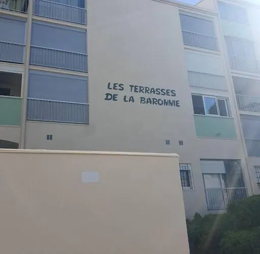 Apartment Les Terrasses De La Baronnie Climatise Avec 1 Et Piscine Ouverte De Fin Mai A Mi Septembre Parking Securise Avec Accroches Velo Disponible Sans Supplement
