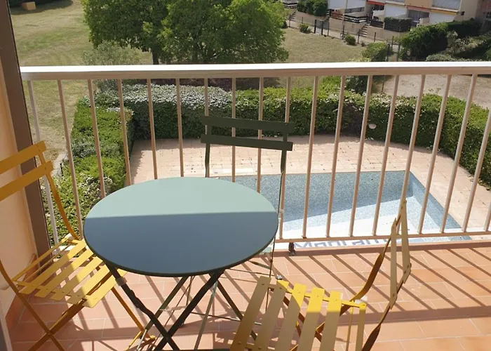 Les Terrasses De La Baronnie Climatise Avec 1 Et Piscine Ouverte De Fin Mai A Mi Septembre Parking Securise Avec Accroches Velo Disponible Sans Supplement Le Grau-du-Roi