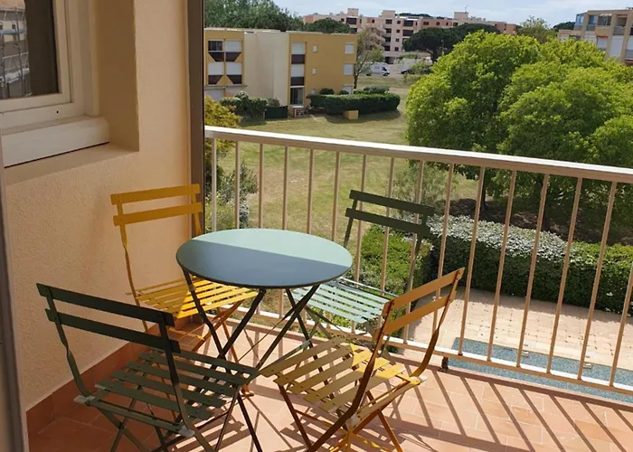 Les Terrasses De La Baronnie Climatise Avec 1 Et Piscine Ouverte De Fin Mai A Mi Septembre Parking Securise Avec Accroches Velo Disponible Sans Supplement