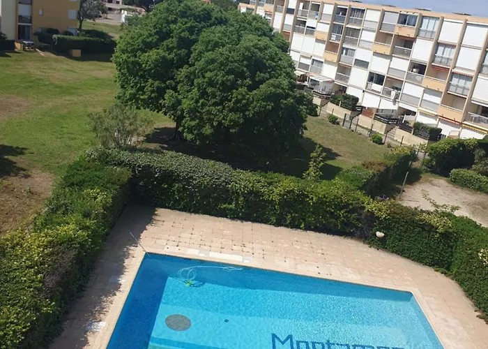 Les Terrasses De La Baronnie Climatise Avec 1 Et Piscine Ouverte De Fin Mai A Mi Septembre Parking Securise Avec Accroches Velo Disponible Sans Supplement * Le Grau-du-Roi