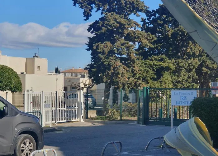 Les Terrasses De La Baronnie Climatise Avec 1 Et Piscine Ouverte De Fin Mai A Mi Septembre Parking Securise Avec Accroches Velo Disponible Sans Supplement Apartment *